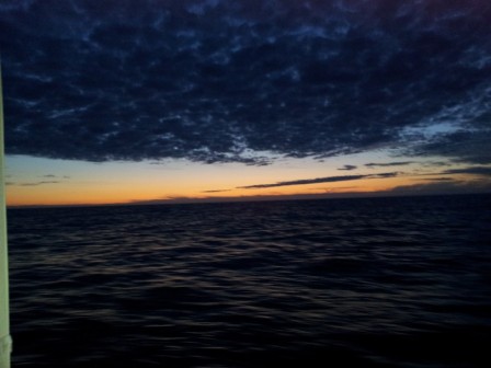 Coucher_de_soleil_a_20_milles_au_large_d_Arcachon.jpg